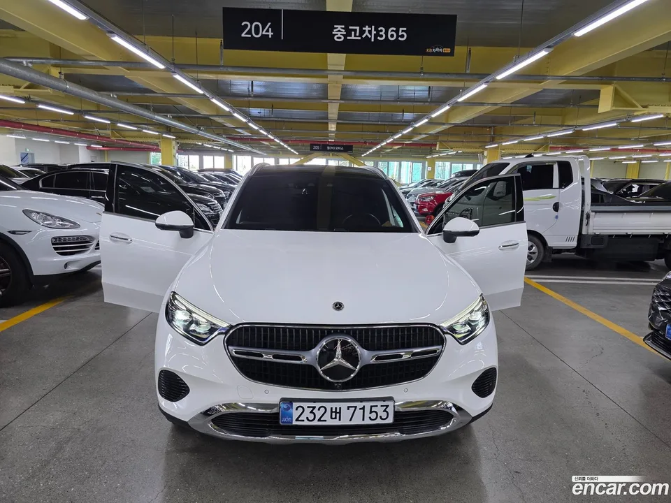 Mercedes-Benz GLC-Class GLC300e 4MATIC 2025 — photo 1, buy with delivery to Moscow