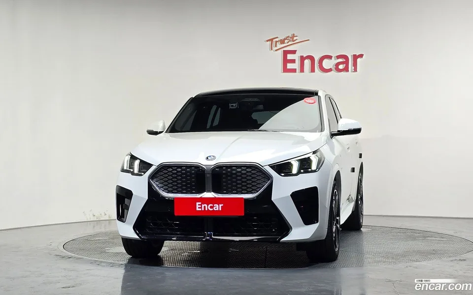 BMW iX2 eDrive 20 M 2024 — thumbnail 3