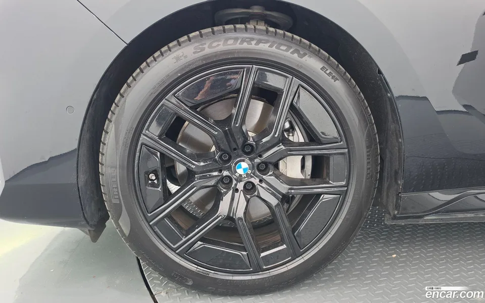 BMW i7 eDrive 50 M 2024 — миниатюра 2