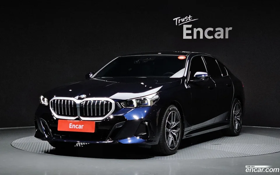 BMW 5 Series 523d xDrive M 2026 — фото 1, купить с доставкой в Москву