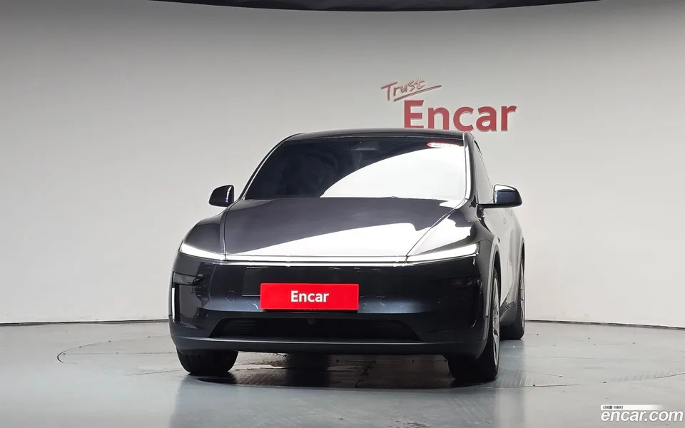 Tesla Model Y L AWD 2026 — thumbnail 3
