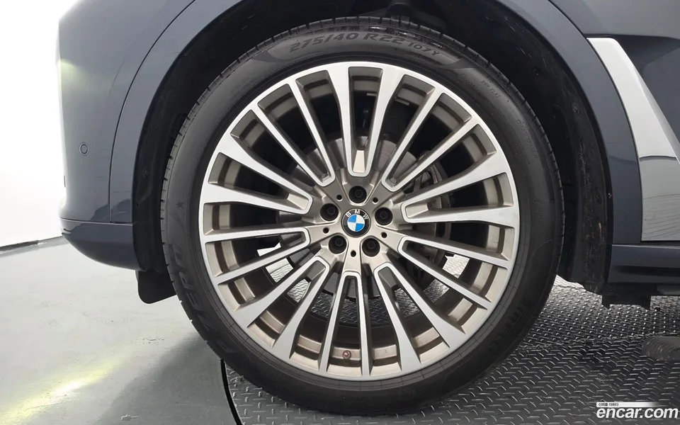 BMW X7 xDrive 40i 7 2022 — миниатюра 2