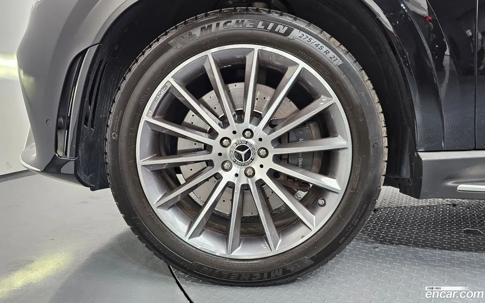 Mercedes-Benz GLE-Class GLE400d 4MATIC 2023 — миниатюра 2