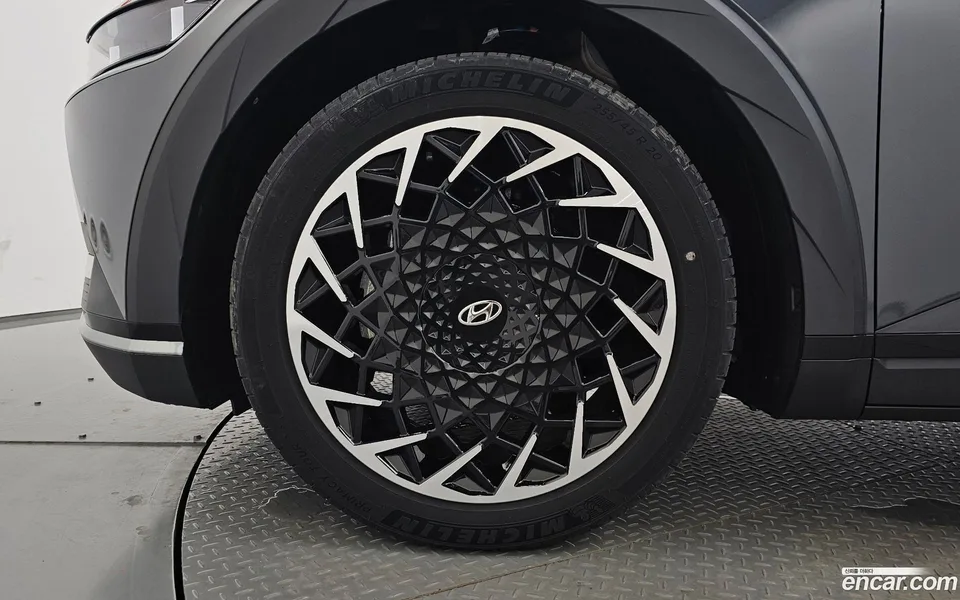 Hyundai Ioniq 5 AWD 2023 — миниатюра 2
