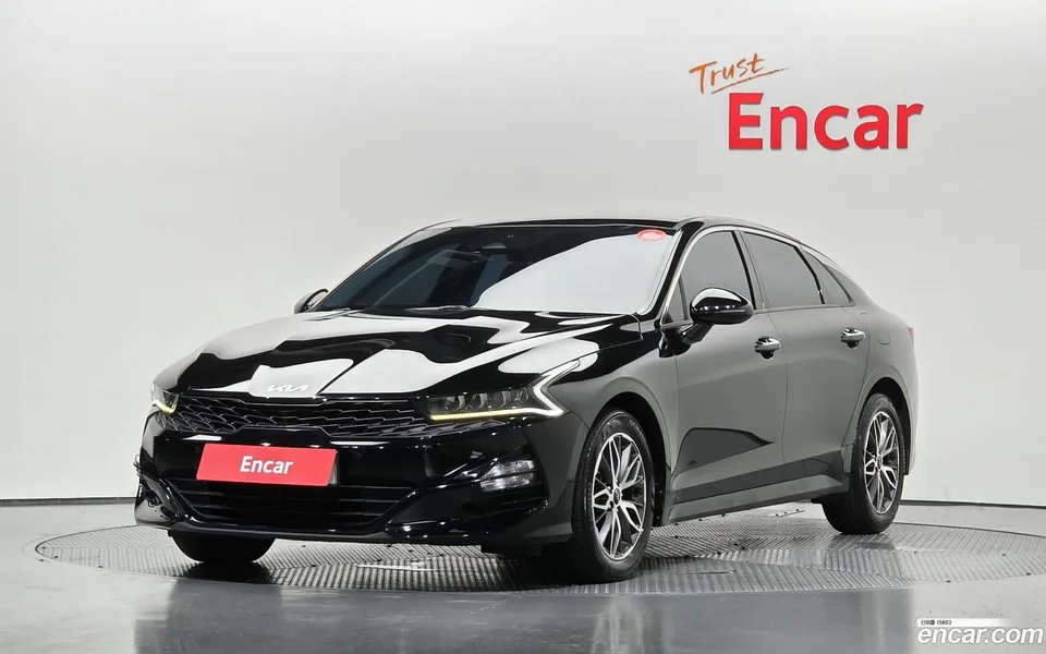 Kia K5 2.0 2023 — photo 1, buy with delivery to Moscow
