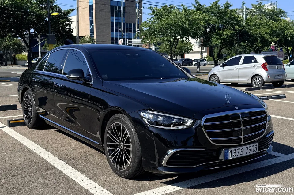Mercedes-Benz S-Class S350 d 2022 — thumbnail 2