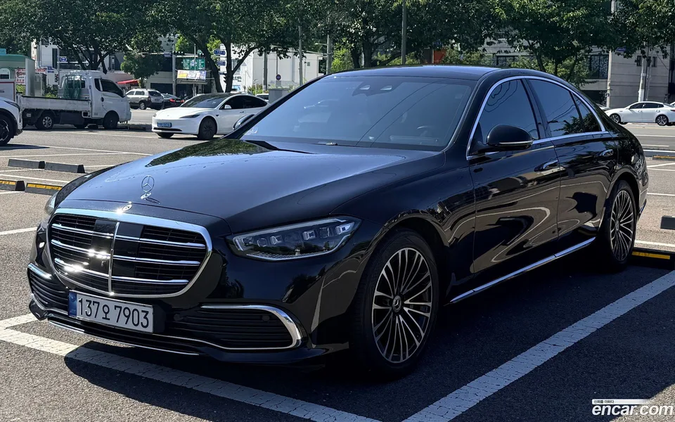 Mercedes-Benz S-Class S350 d 2022 — photo 1, buy with delivery to Moscow
