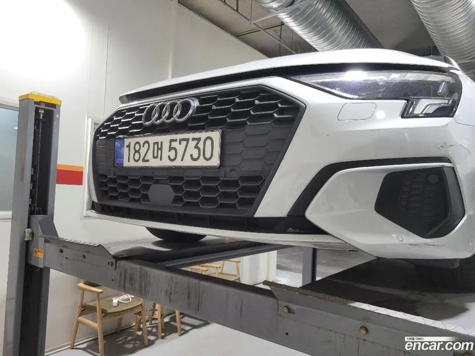 Audi A3 (8Y) 40 TFSI 2023 — photo 1, buy with delivery to Moscow