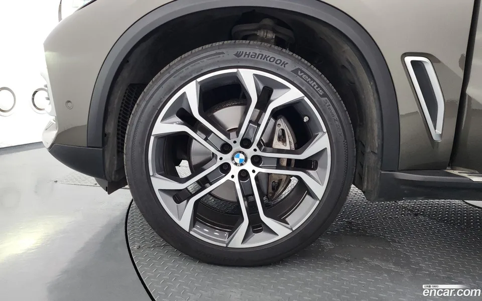 BMW X5 xDrive 30d xLine 2023 — миниатюра 2