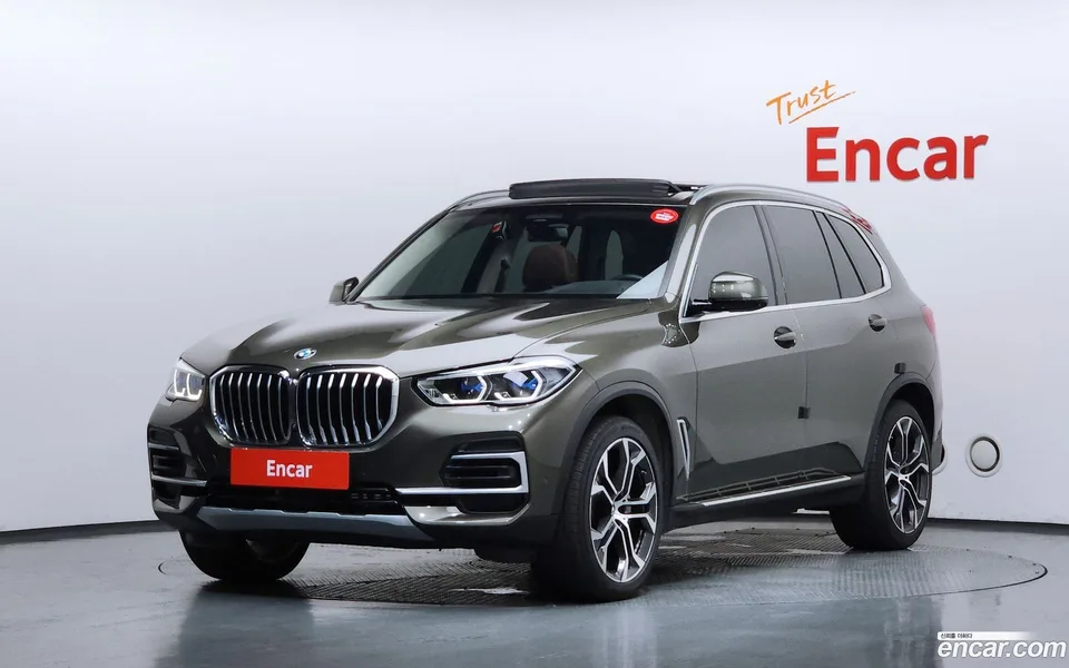 BMW X5 xDrive 30d xLine 2023 — фото 1, купить с доставкой в Москву