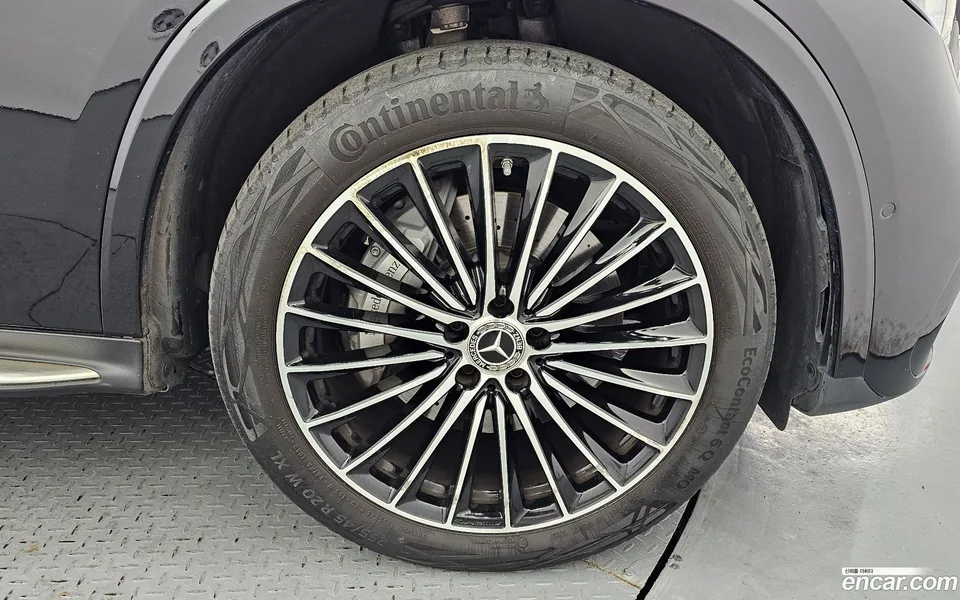 Mercedes-Benz GLC-Class GLC300 4MATIC 2023 — thumbnail 2
