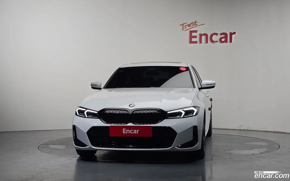BMW 3 Series 320i M 2025 — thumbnail 3