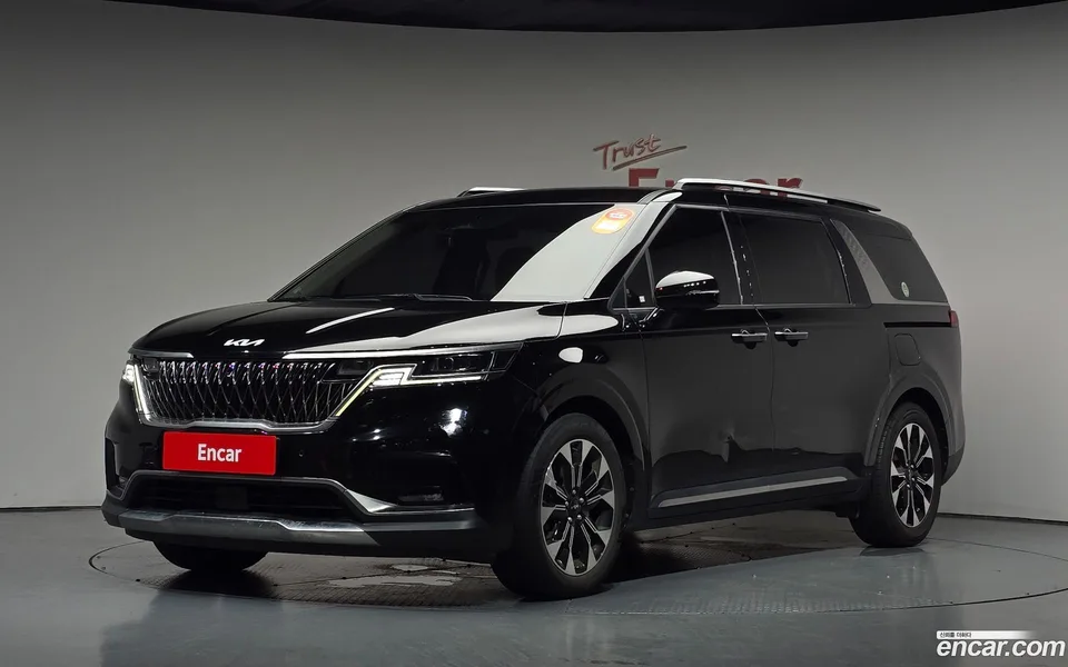 Kia Carnival 9 2022 — photo 1, buy with delivery to Moscow