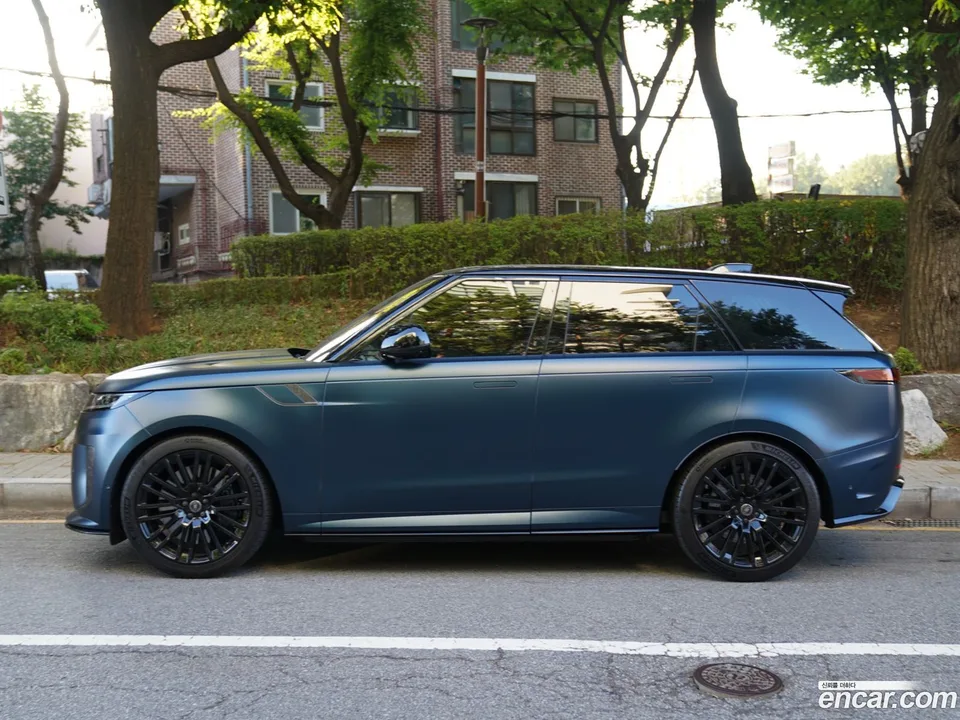 Land Rover Range Rover Sport P635 SV 2025 — thumbnail 2