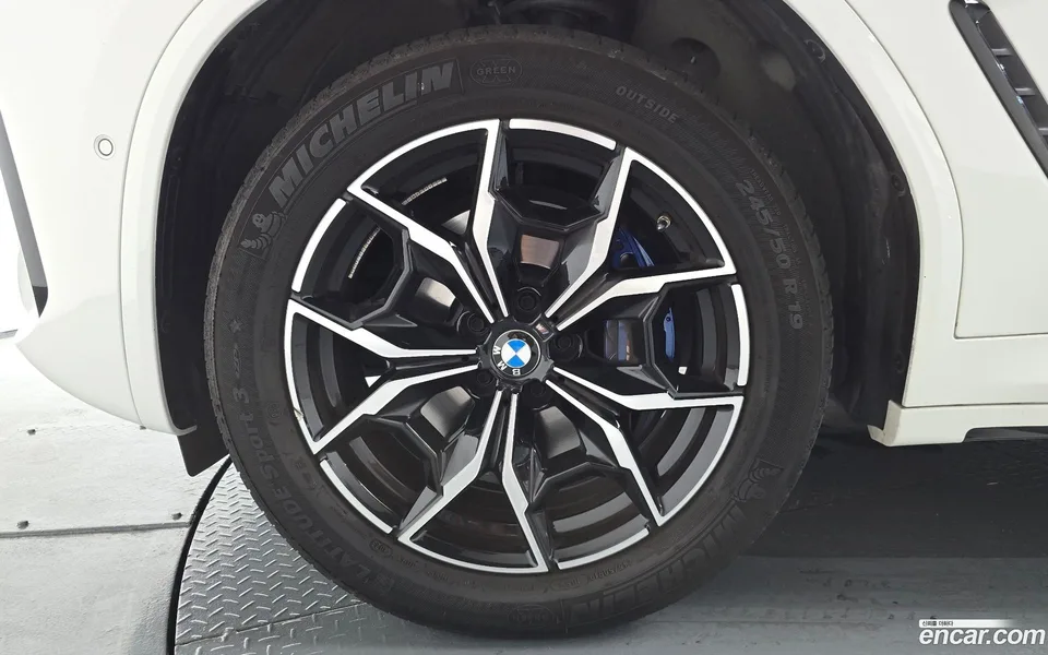 BMW X4 xDrive20i M 2024 — thumbnail 2
