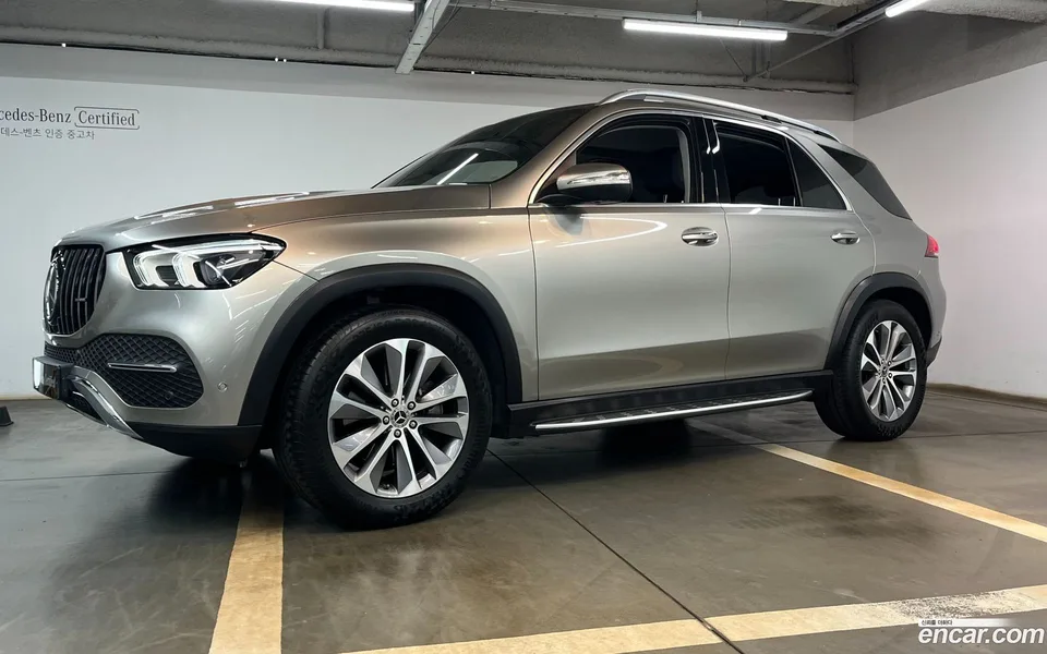 Mercedes-Benz GLE-Class GLE300d 4MATIC 2022 — photo 1, buy with delivery to Moscow