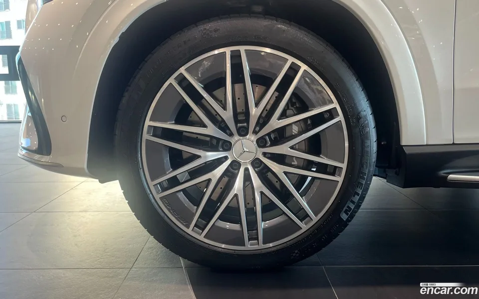 Mercedes-Benz GLE-Class AMG GLE53 4MATIC+ 2025 — thumbnail 2