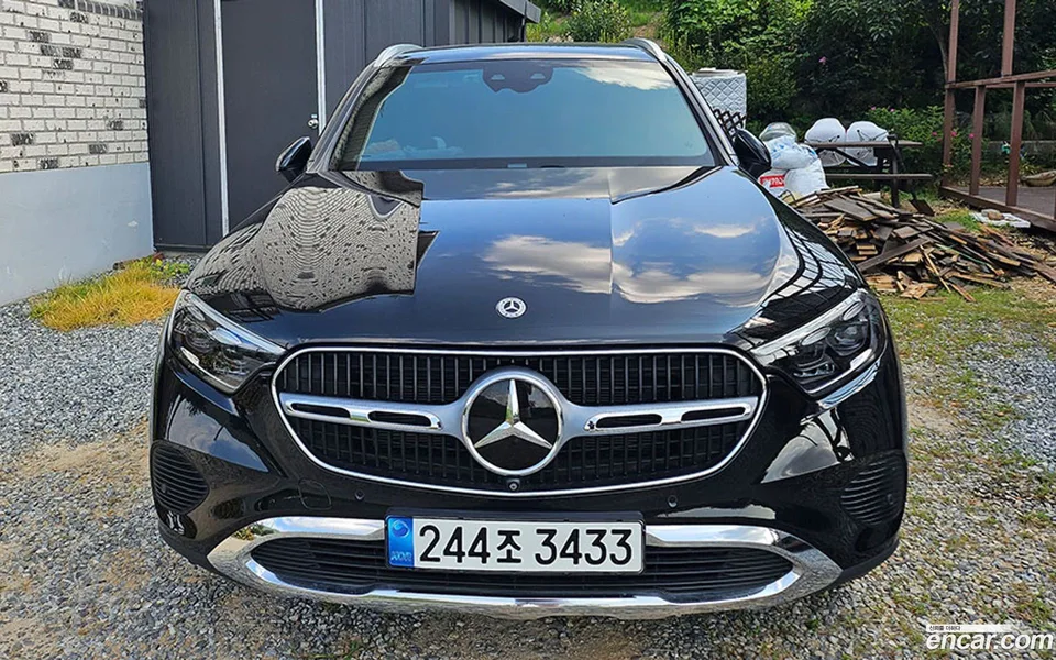 Mercedes-Benz GLC-Class 2023