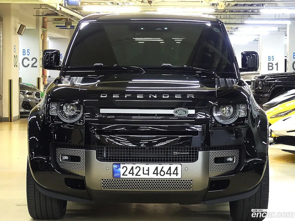 Land Rover Defender 130 D300 X- HSE 2023 — thumbnail 4