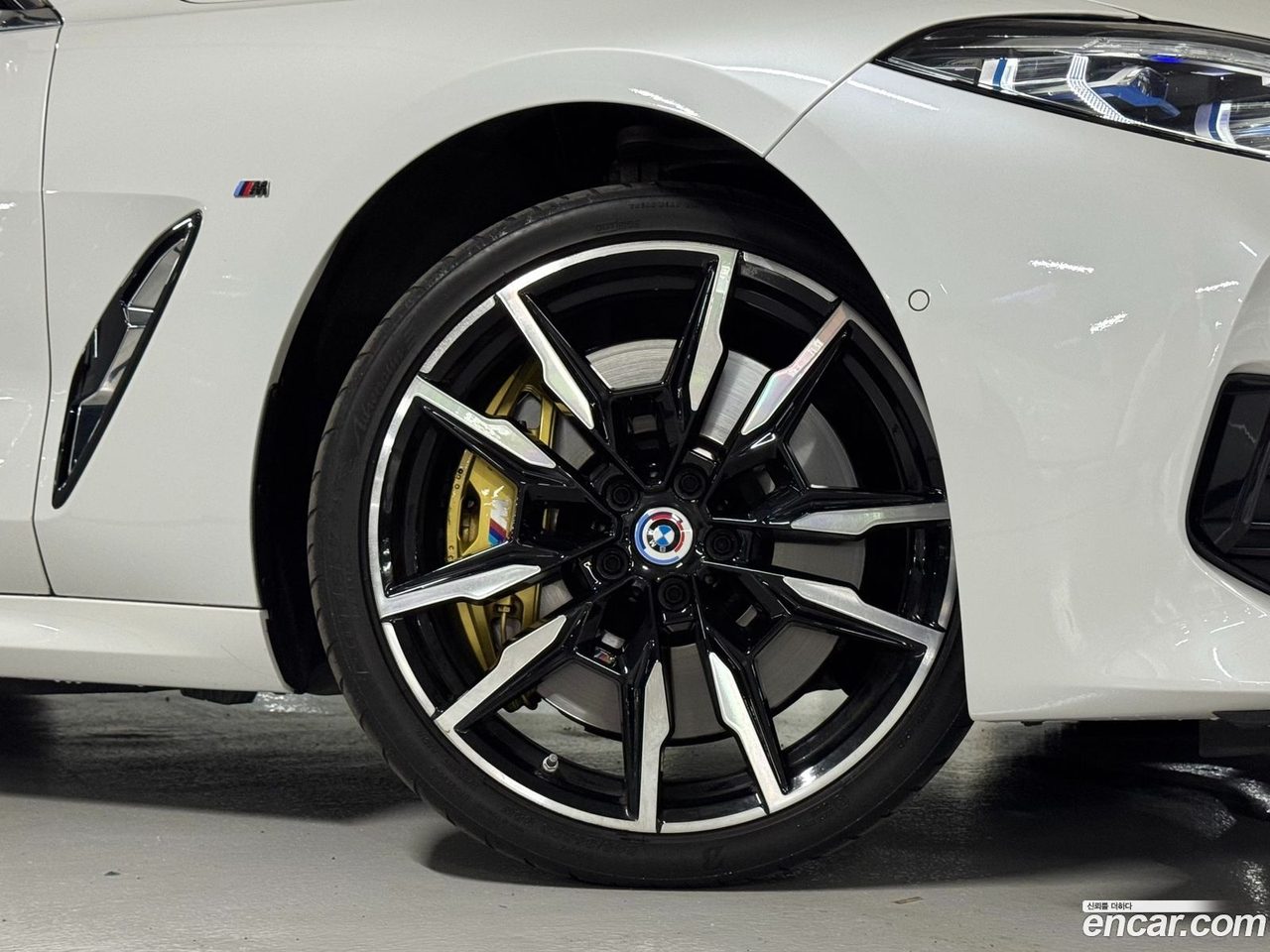 BMW 8 Series 2023 — 2