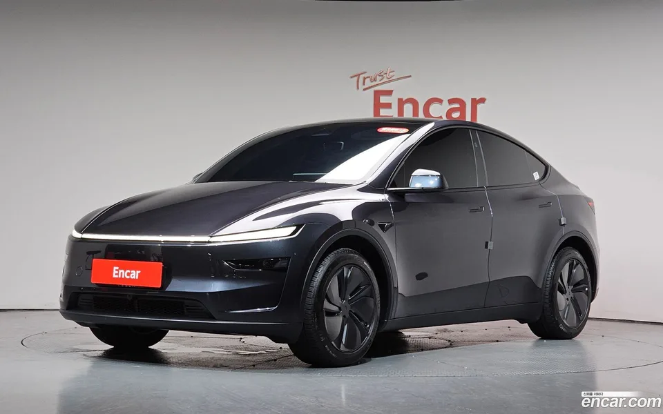 Tesla Model Y RWD 2026 — photo 1, buy with delivery to Moscow