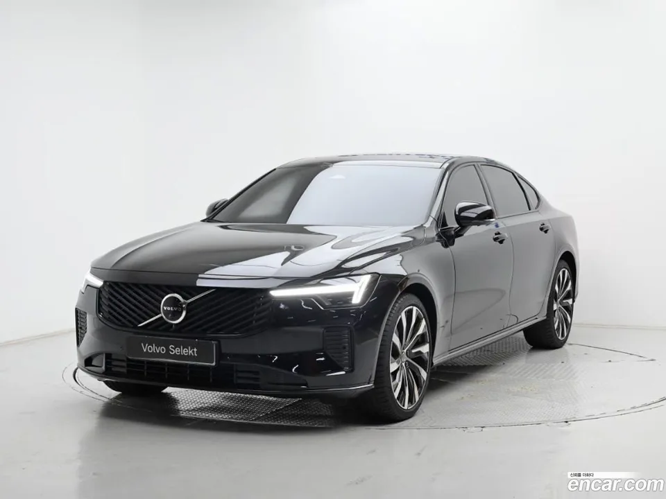 Volvo S90 B5 2026 — фото 1, купить с доставкой в Москву