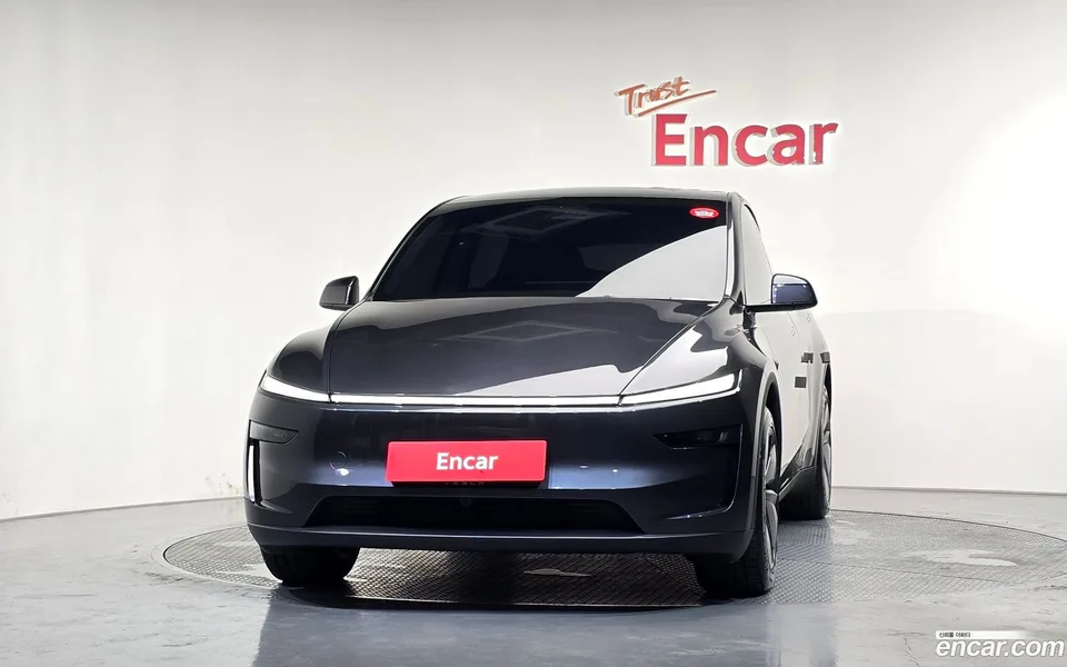 Tesla Model Y RWD 2025 — thumbnail 3