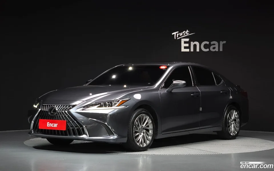 Lexus ES 300h 2023