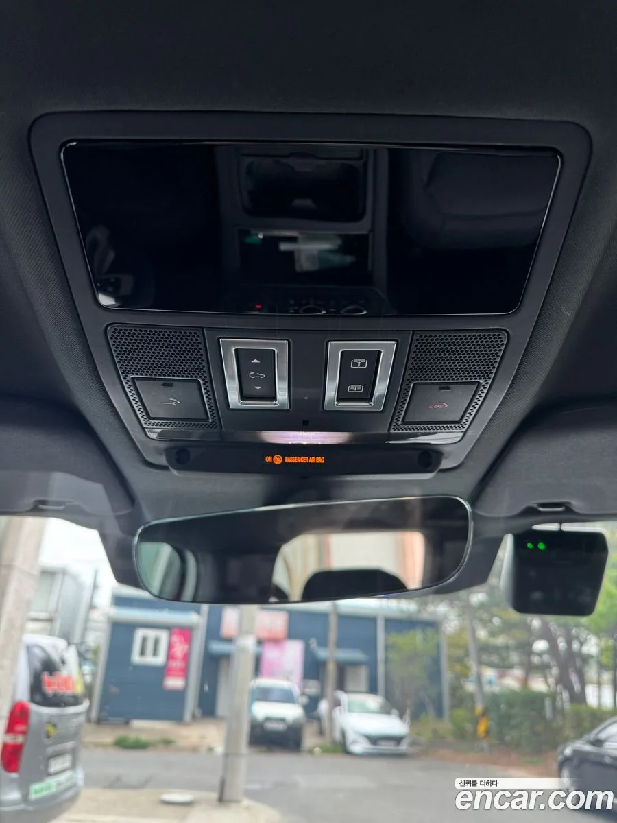 Land Rover Defender 110 P300 X- SE 2023 — thumbnail 2