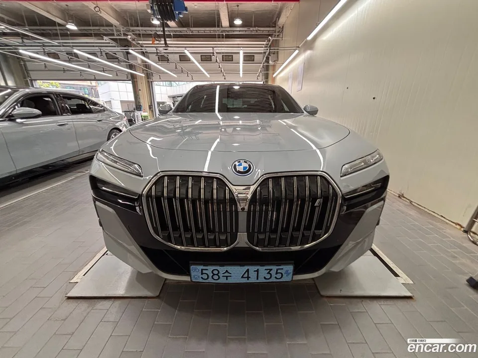 BMW i7 2023