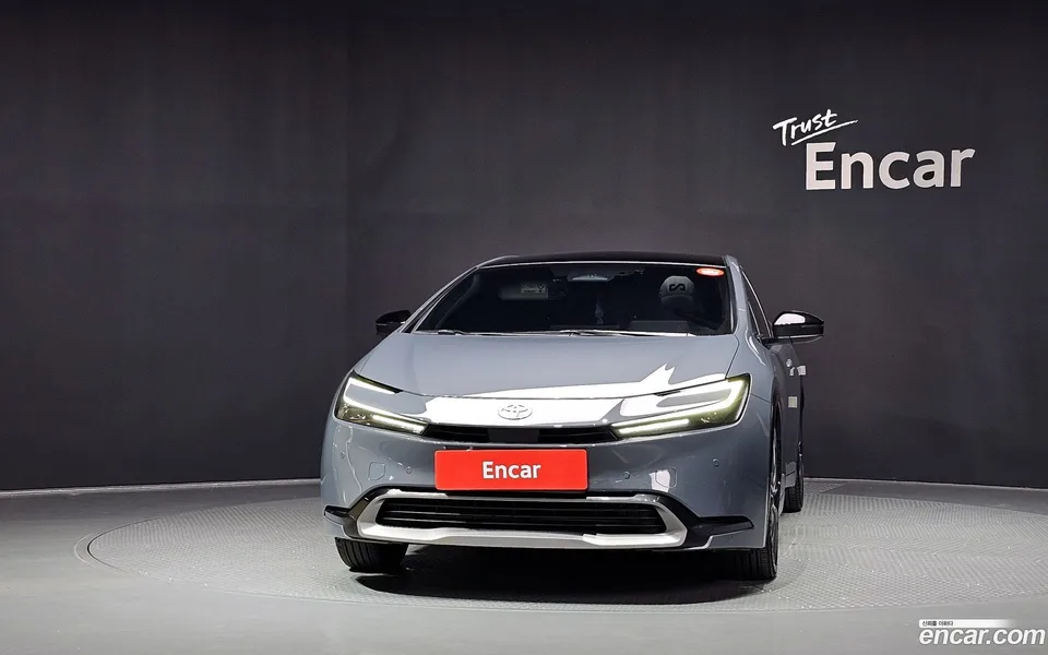 Toyota Prius 2.0 XLE 2024 — миниатюра 3