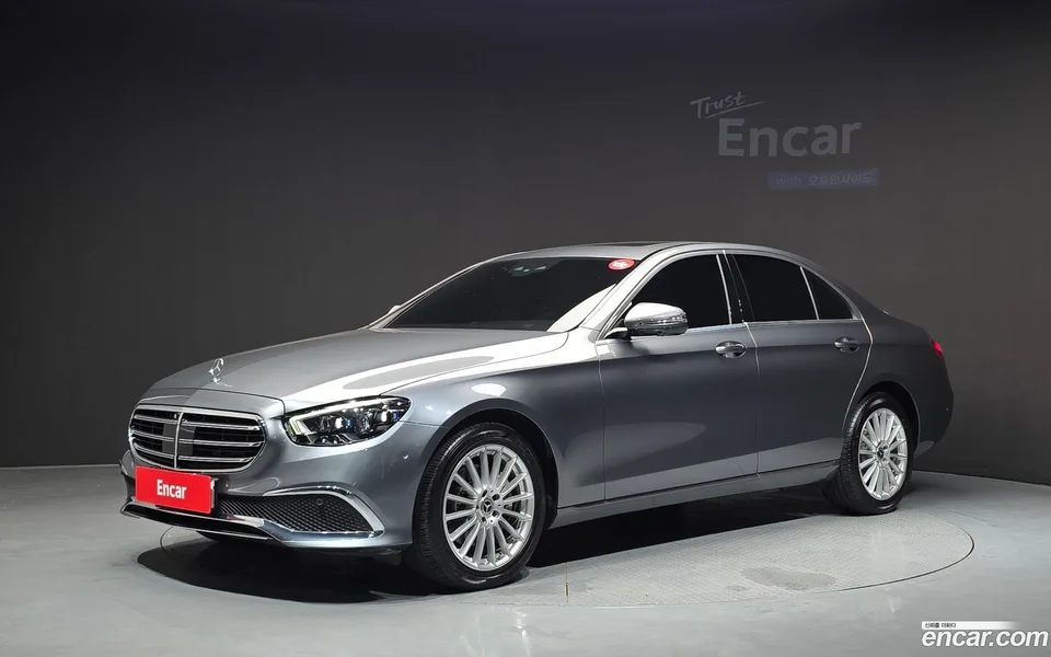 Mercedes-Benz E-Class 2022