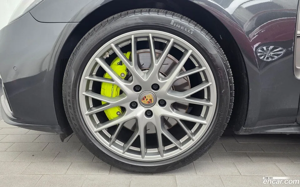 Porsche Panamera (971) 2.9 AWD E- 2022 — thumbnail 2