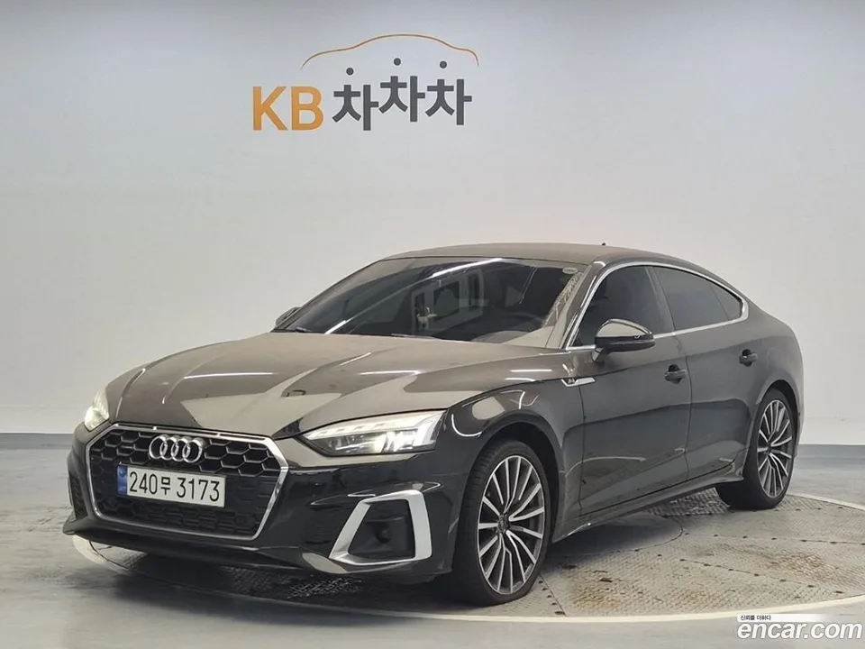 Audi A5 40 TFSI 2023 — photo 1, buy with delivery to Moscow