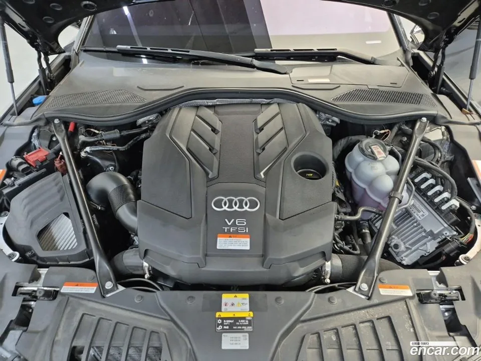 Audi A8 55 TFSI LWB 2023 — thumbnail 2
