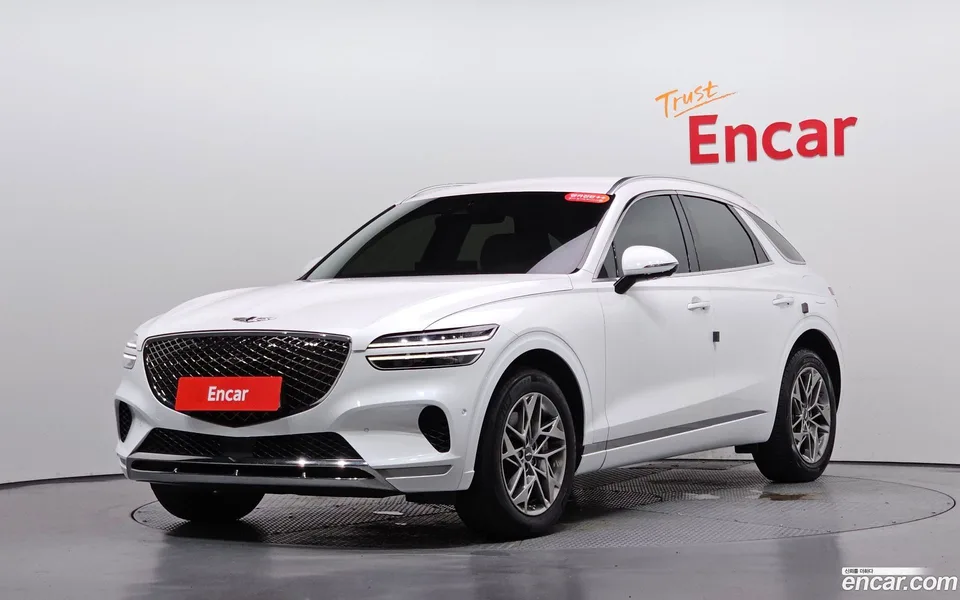 Genesis GV70 2.5T 2WD 2023 — photo 1, buy with delivery to Moscow