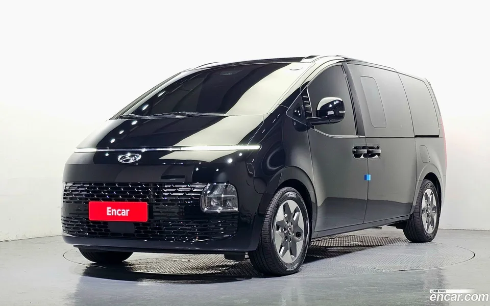 Hyundai Staria 4WD 11 2022 — photo 1, buy with delivery to Moscow
