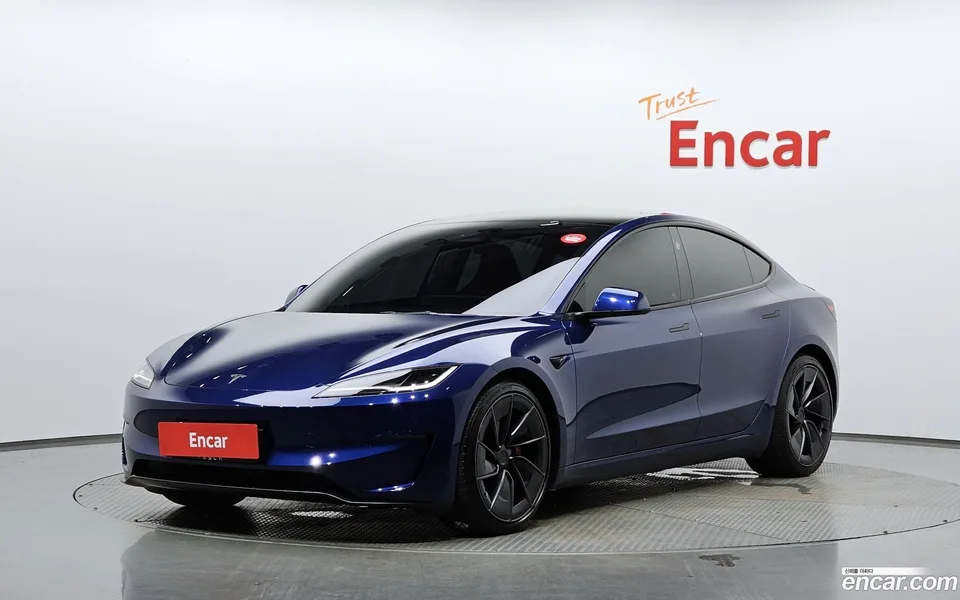 Tesla Model 3 2024