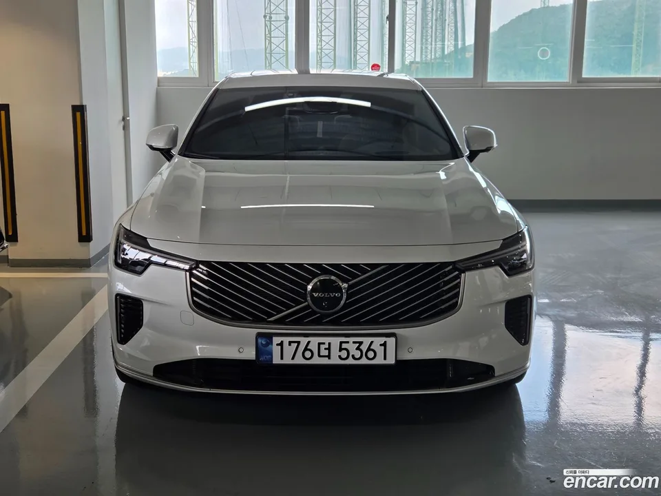 Volvo S90 B5 2026 — фото 1, купить с доставкой в Москву