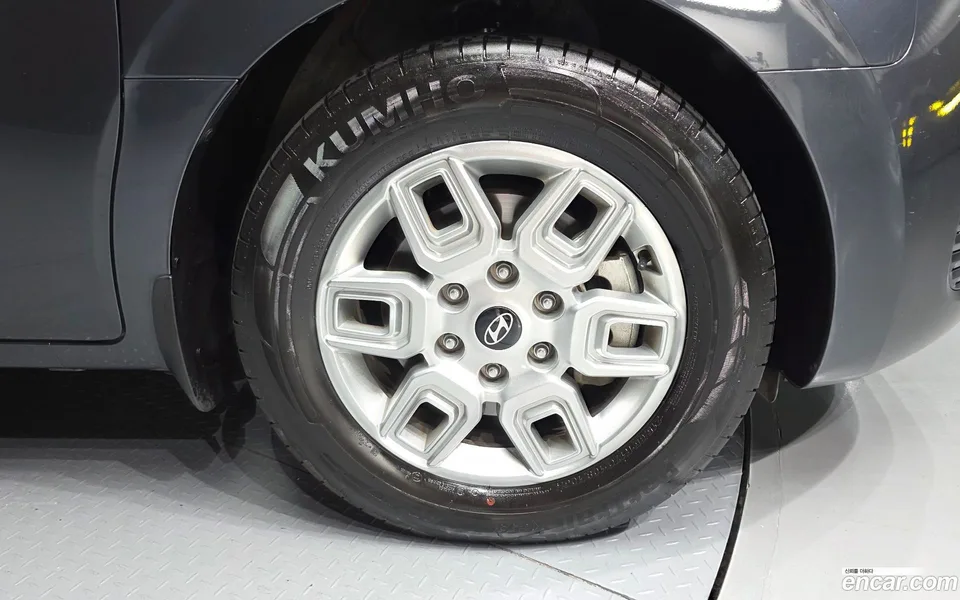 Hyundai Staria 5 2024 — thumbnail 2