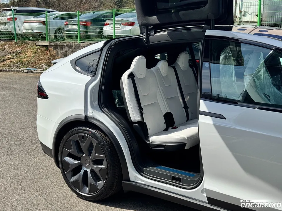 Tesla Model X AWD 2026 — thumbnail 2