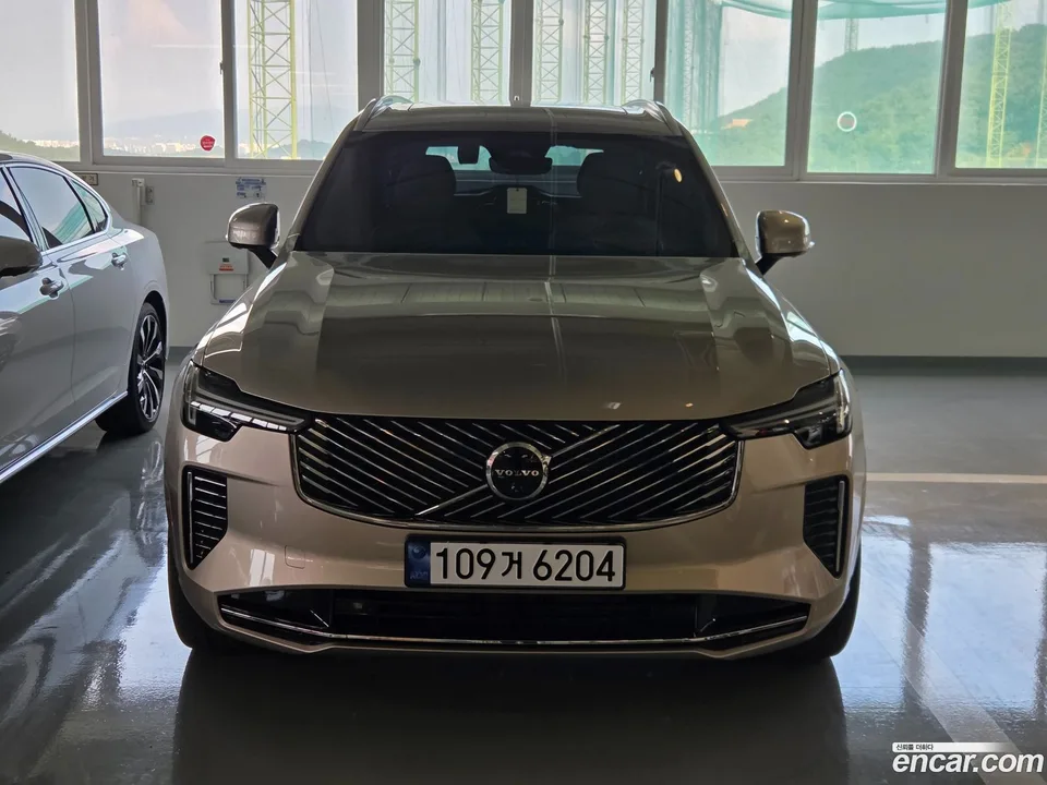 Volvo XC90 B6 2026 — photo 1, buy with delivery to Moscow