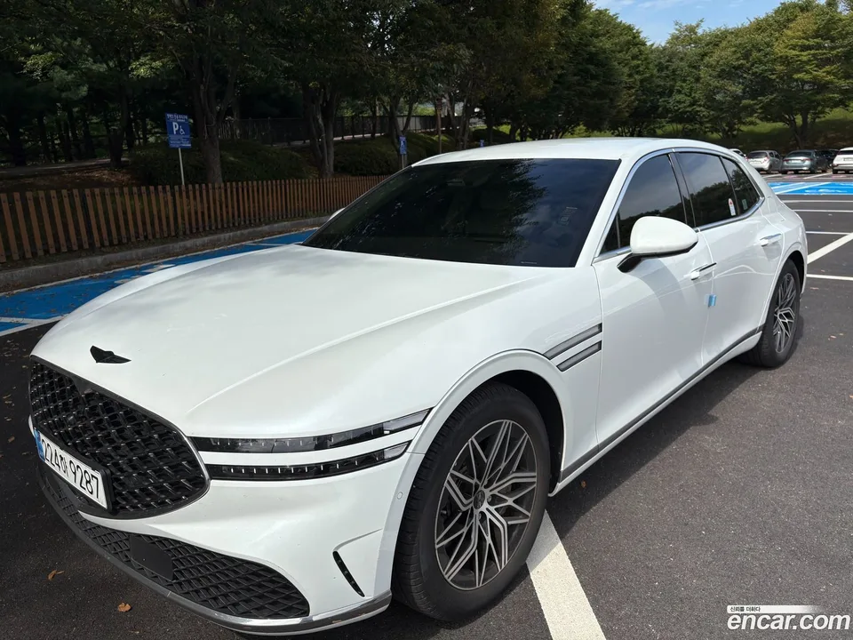 Genesis G90 3.5 AWD 2025 — thumbnail 2