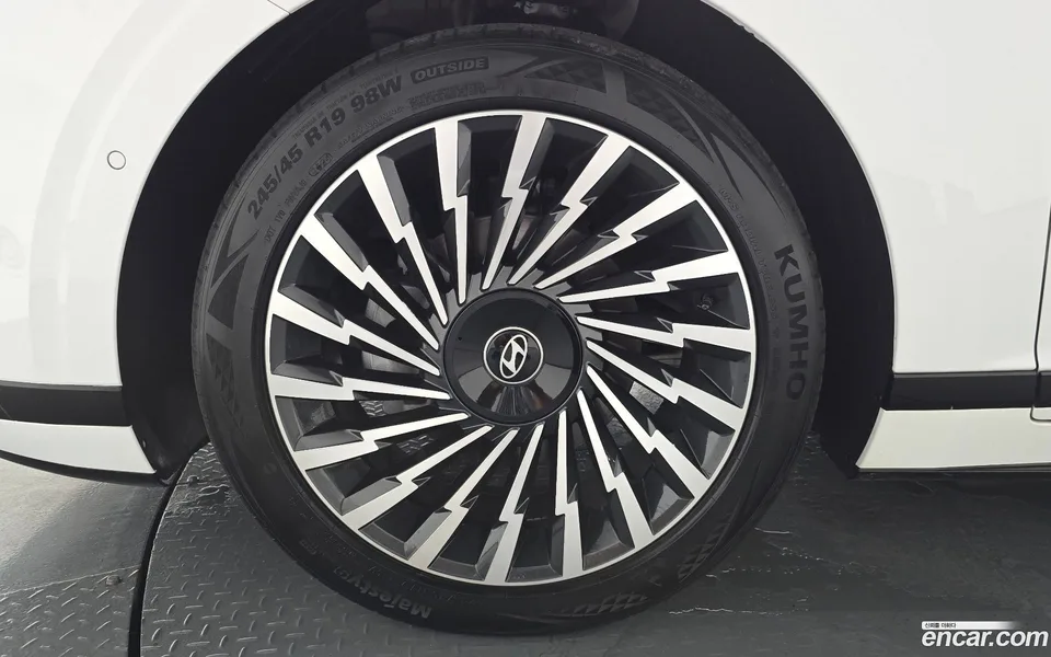 Hyundai Grandeur Hybrid 2024 — thumbnail 2