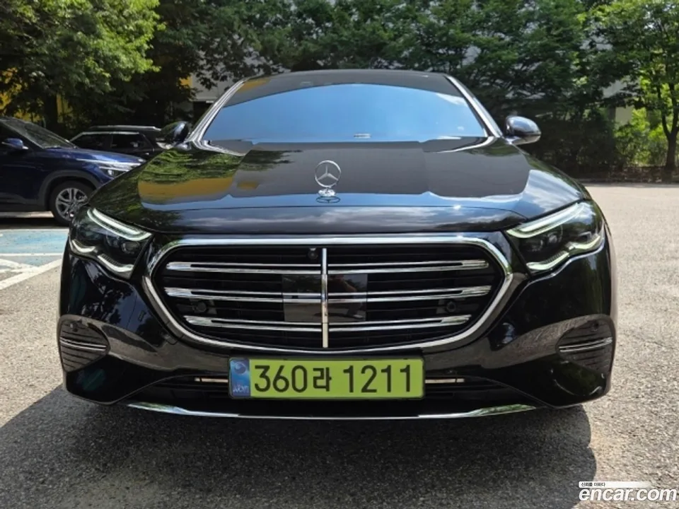 Mercedes-Benz E-Class E300 4MATIC 2025 — photo 1, buy with delivery to Moscow