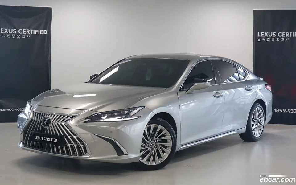 Lexus ES 300h 2025 — photo 1, buy with delivery to Moscow
