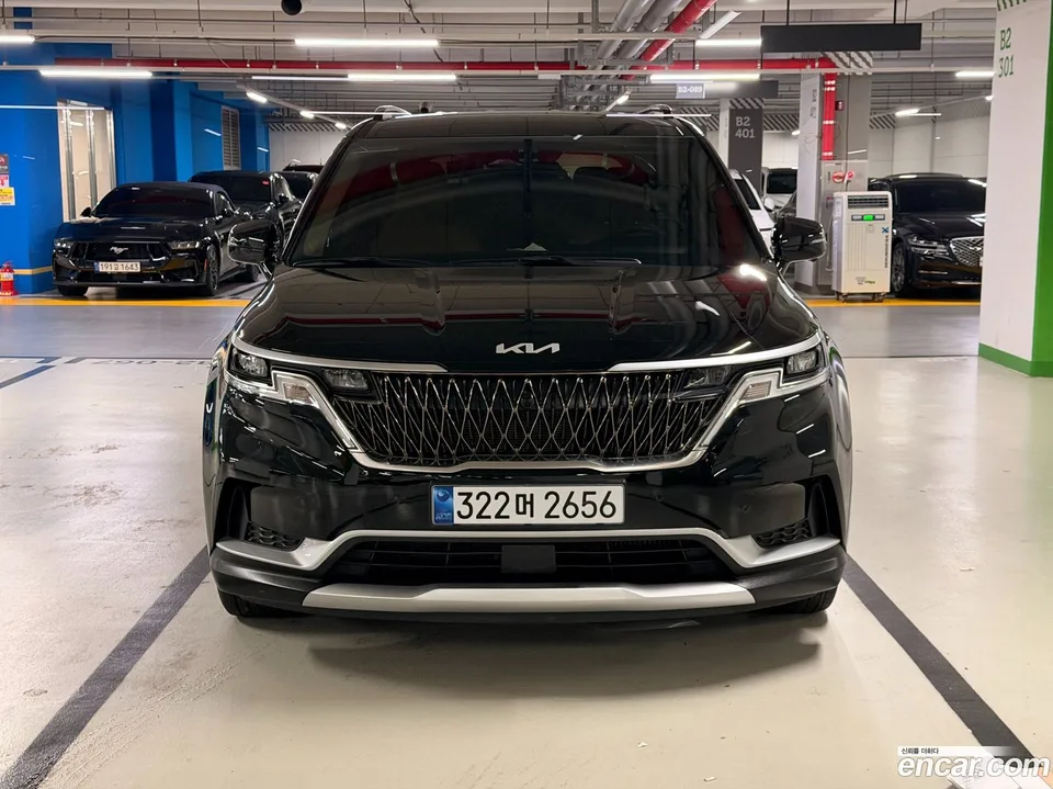 Kia Carnival 9 2022 — photo 1, buy with delivery to Moscow