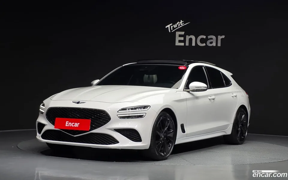 Genesis G70 Shooting Brake 2.0T 4WD 2023 — photo 1, buy with delivery to Moscow