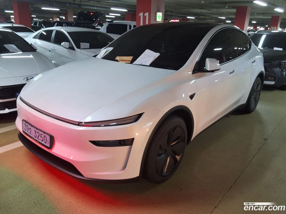 Tesla Model Y 2026