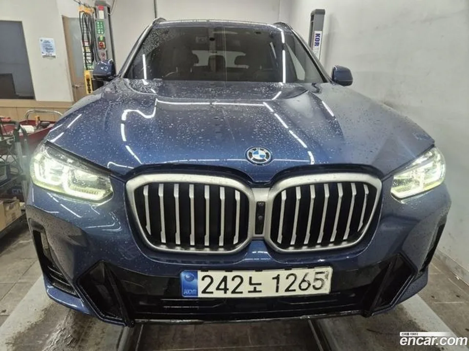 BMW X3 xDrive 30e M 2023 — фото 1, купить с доставкой в Москву